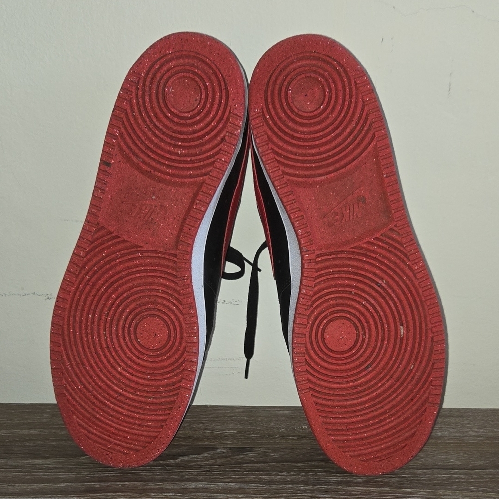 Nike Black and Red Athletic Shoes - Picture 4 of 4
